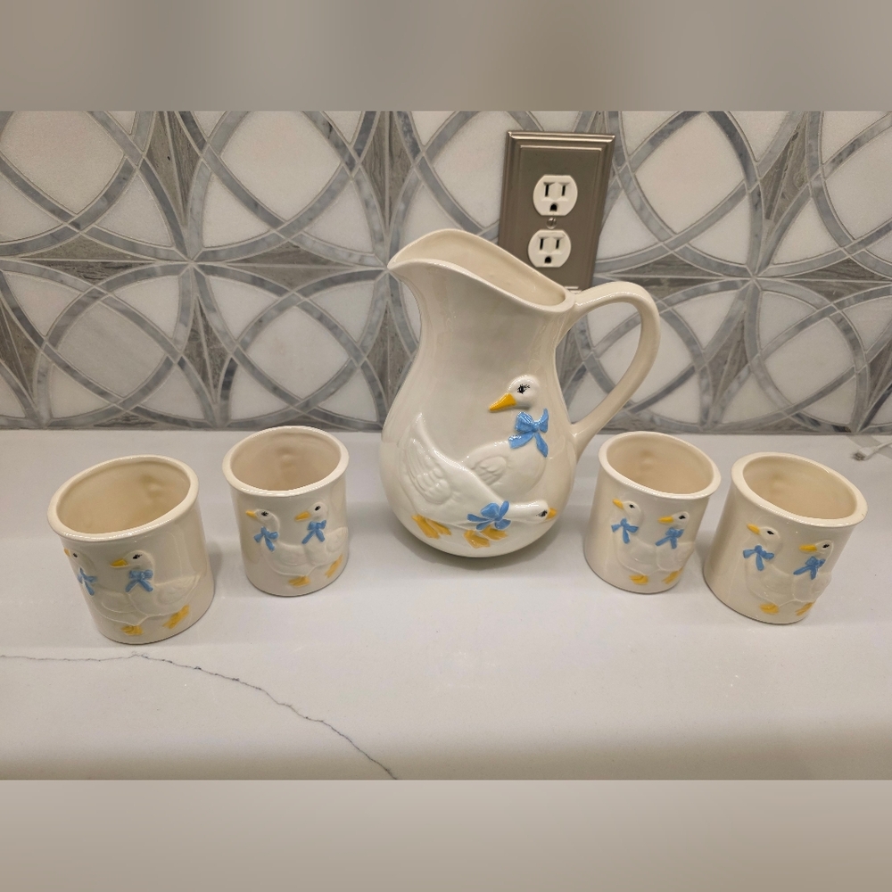 Charming Duck Pitcher and Cup Set